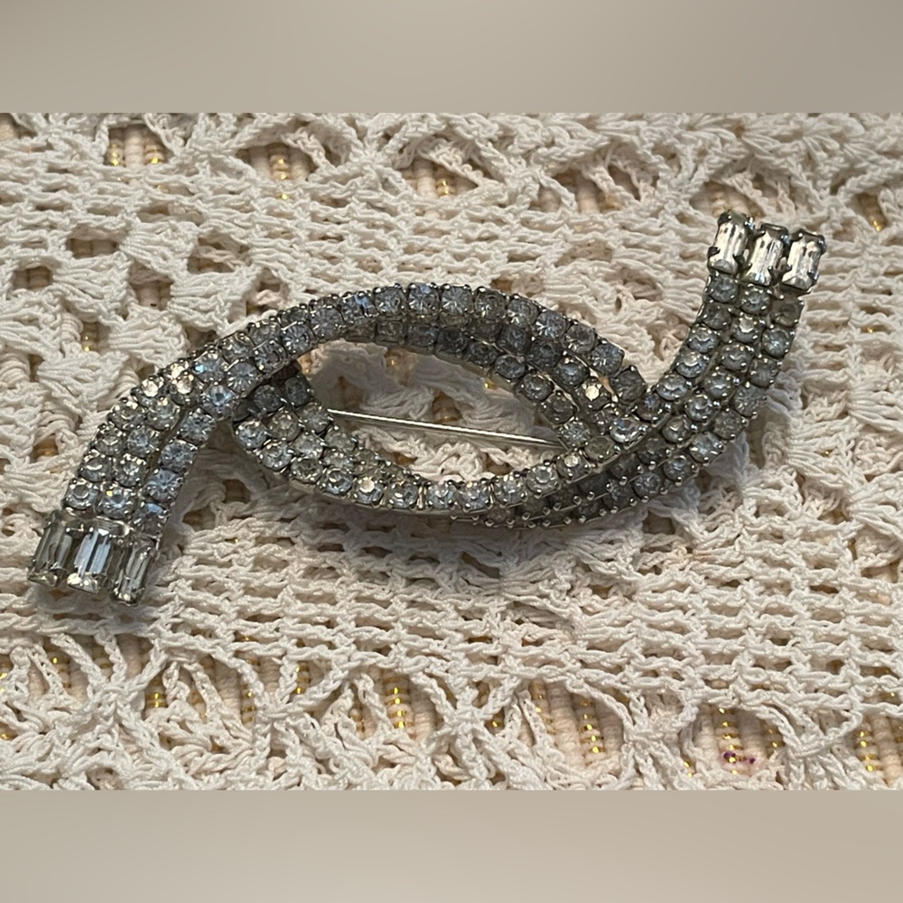 3.5" Art Deco Pin Brooch Vintage Sparkly Rhinestone Prong Set W/Baquettes 3-D